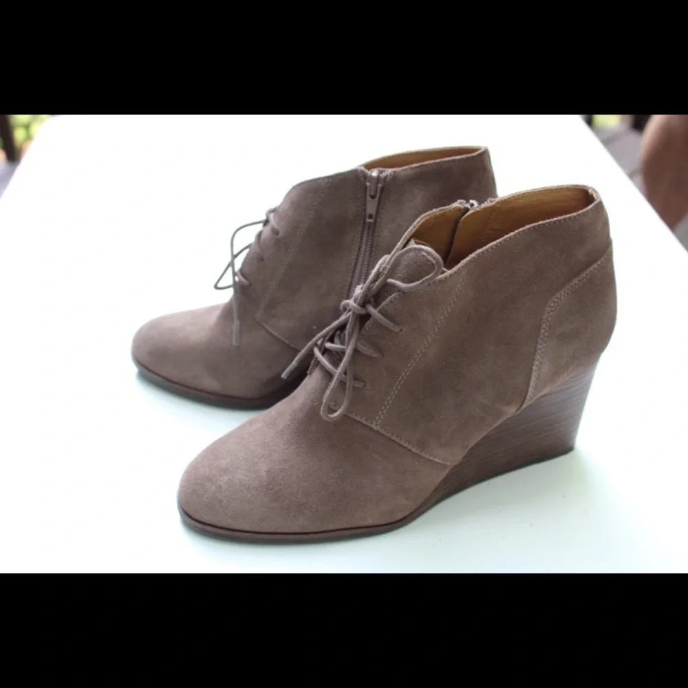 NWOT Lucky brand wedge booties